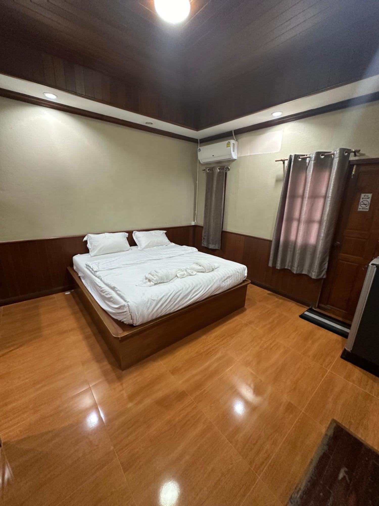 Hotel Mona House Phuket Chalong Exterior foto